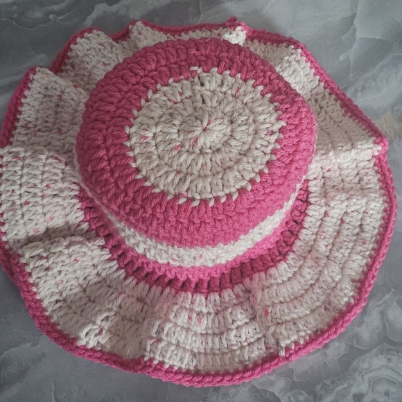 Crochet Pink and white Ruffle Bucket Hat main image 4